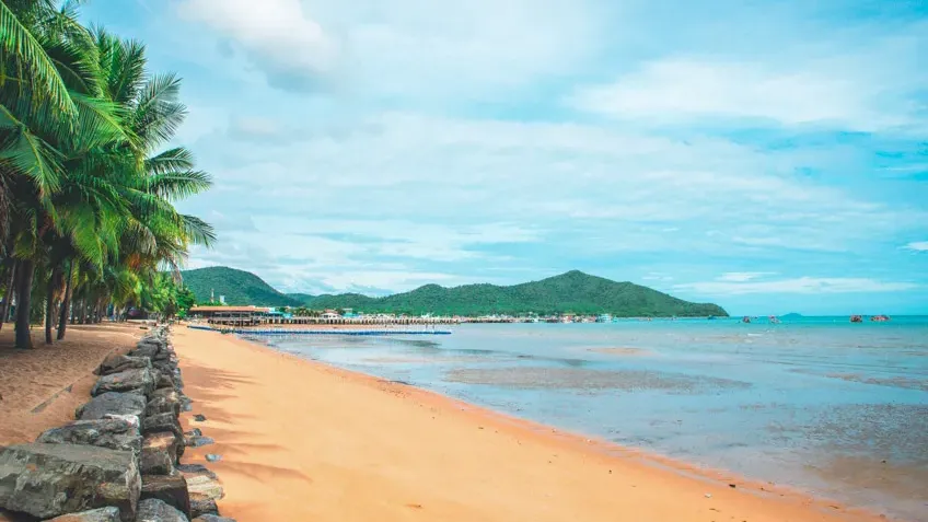 ชายหาดบางแสน